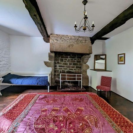 Les Gites De La Cabache Montaigu-les-Bois Exterior foto
