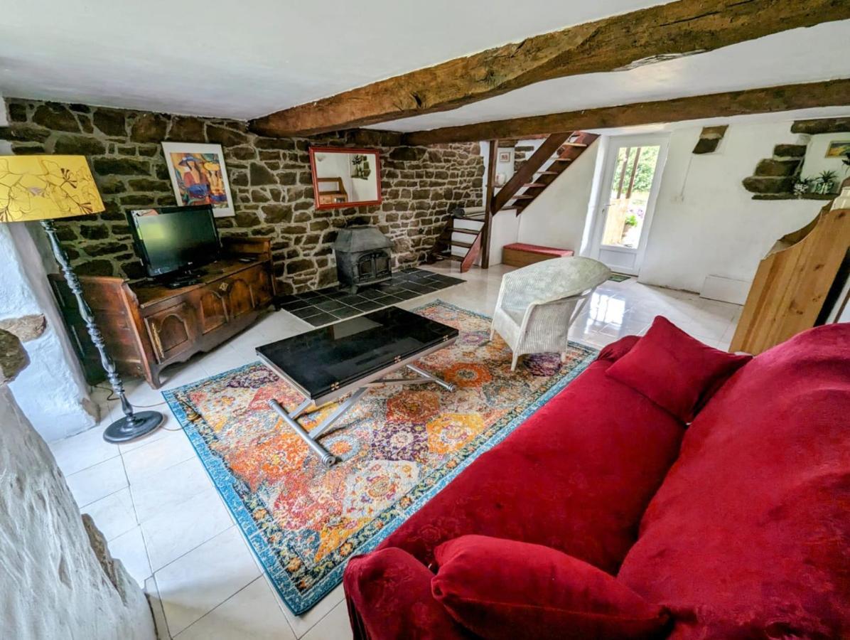 Les Gites De La Cabache Montaigu-les-Bois Exterior foto